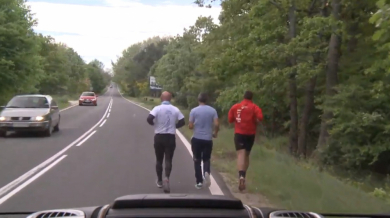 ГЛЕДАЙТЕ ТУК: Краси Георгиев стартира 1200-километровото бягане 