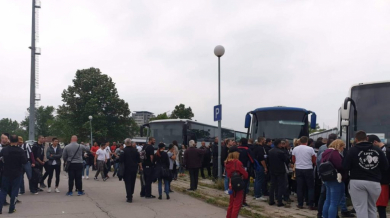 Локо (Пловдив) щурмува София с 27 автобуса (СНИМКИ) 