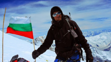 Трудна акция в Хималаите за сваляне тялото на загиналия наш алпинист