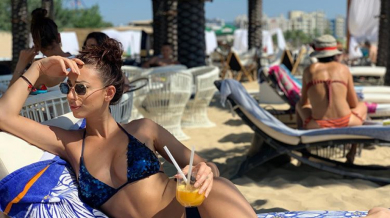 Златно момиче на България пръска сексапил на плажа! ВИДЕО