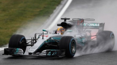 Тайфун отложи квалификацията във Формула 1 и застрашава състезанието