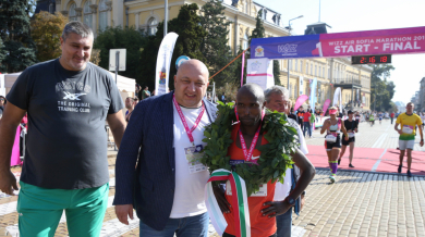 Пет хиляди бягаха на маратона на София, Кралев награди победителите (СНИМКИ)