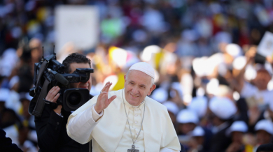 Папата благослови футболен тим по погрешка