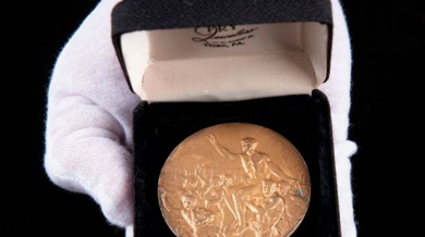 Продават златен медал на спортна легенда за 1,6 милиона паунда