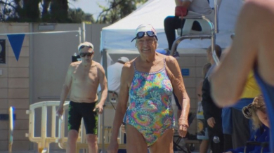 Лудост! Тя е на 98 и продължава да чупи рекорд след рекорд СНИМКИ