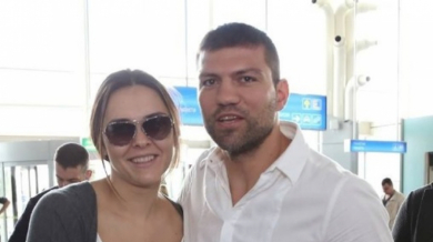 Още за сексскандала: Тервел Пулев и жена му с реакция ВИДЕО