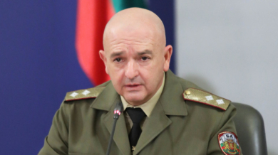 Генерал Мутафчийски каза кога пак ще има футбол в България