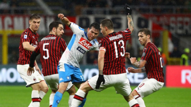 Наполи срещу Милан един срещу друг в Серия "А"