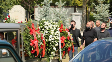 Подпалиха погребението на починал от COVID-19 ВИДЕО