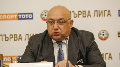 Министър Кралев с обещание към футболните фенове у нас