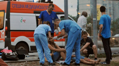 Извънредно: Кървав ужас на спирка в София! СНИМКA 18+