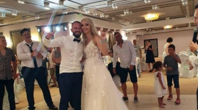 Звездна сватба: Националка и бивш футболист се взеха СНИМКА
