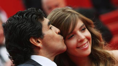 Голямата дъщеря на Марадона просълзи света със сърцераздирателен пост СНИМКА