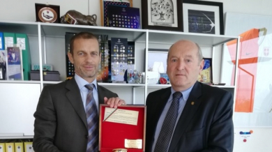 Президентът на УЕФА отдаде почит на Димитър Ларгов