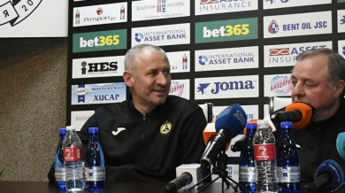 Треньор на Славия обясни причините за резила
