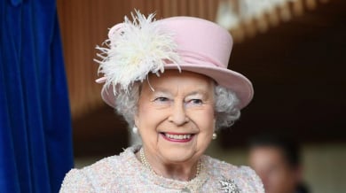 Намесиха и кралица Елизабет II в големия спор, разтресъл Европа снощи
