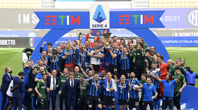 Шампионът на Италия показа исторически екип СНИМКИ