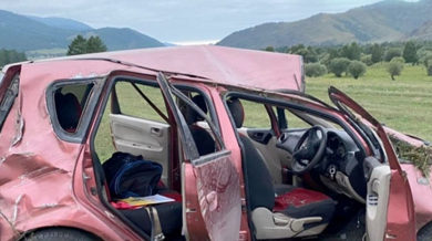 Неописуем ужас! 14-годишна подкара кола и загина в катастрофа, прати още две деца в болница