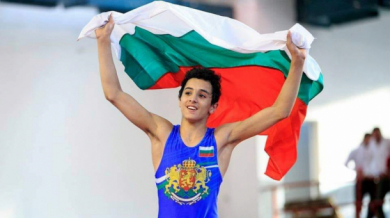 Назарян с шанс за бронзов медал от световното първенство