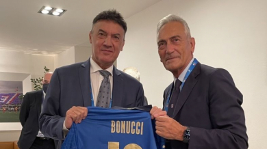 Шефът на италианския футбол награди Боби Михайлов и БФС