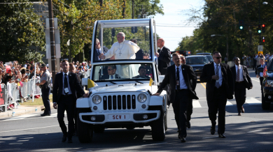 Страшен скандал! Кортежът на папата уби 30-г. мъж