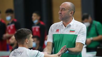 Треньорът на България призова: Моля ви, чувствах се в друга държава