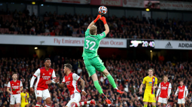 Арсенал се спаси в последните секунди на лондонско дерби ВИДЕО