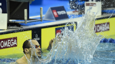 Антъни Иванов остана извън финал на Европейското по плуване