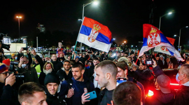 Сръбските футболисти куфеят на знакови турбофолк хитове ВИДЕО