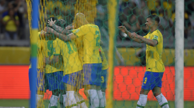 Бразилия разсипа Парагвай с голово шоу ВИДЕО