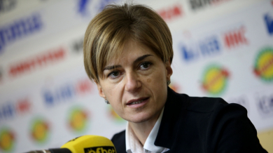 Скандалът се разраства: Вижте какво разкри Дафовска за спортния министър