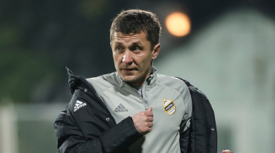Спряганият за ЦСКА треньор вбесил шефовете си с шокиращо решение