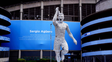 Откриха доста грозен паметник на Агуеро, повече прилича на...
