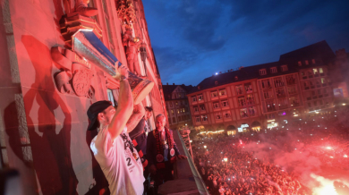 Хиляди празнуваха под дъждa във Франкфурт