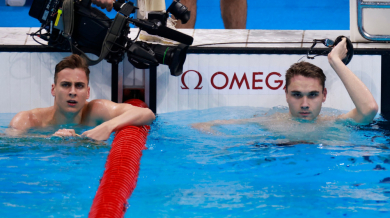 Двама българи на полуфиналите на Европейското по плуване