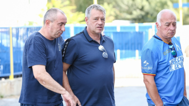 Левски тренира без Станимир Стоилов