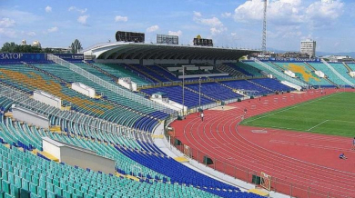 Феновете полудяха: Какво се случва с тревата на Националния стадион преди Левски - ЦСКА?
