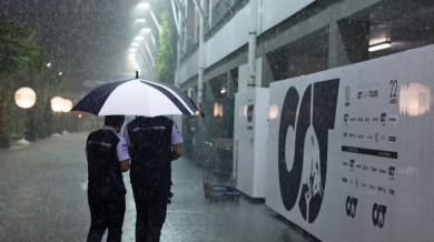 Бавят старта на Формула 1 заради дъжд