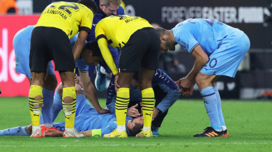 Болезнено: Доктор заби крак в главата на свой футболист ВИДЕО