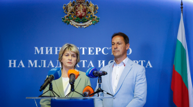 Весела Лечева притеснена за българите, говори за евтин сюжет в парламента