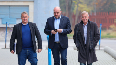 Наско Сираков пристигна на „Герена“ за важната среща ВИДЕО