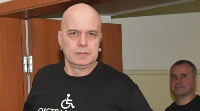 Слави Трифонов с мощен коментар срещу политиците заради Стоичков