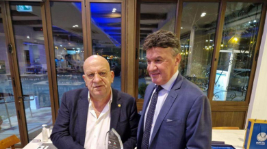 Шефът на кипърския футбол награди Боби Михайлов и БФС