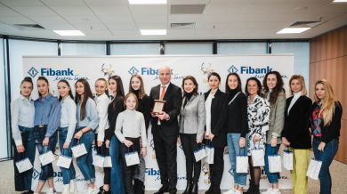 Fibank е отличена с почетна награда от Българската федерация по художествена гимнастика