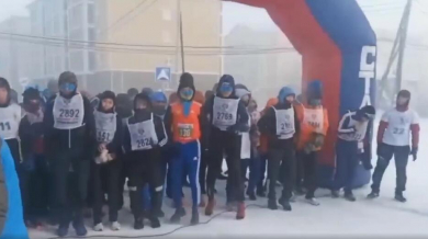 В Русия тичаха по улиците при -47 градуса ВИДЕО