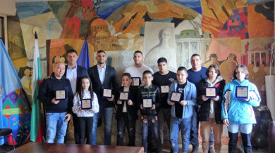 Шампион и кметът на район "Сердика" наградиха таланти