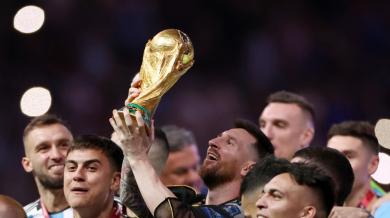 Шок! ФИФА остави Аржентина да празнува с фалшива световна купа СНИМКИ