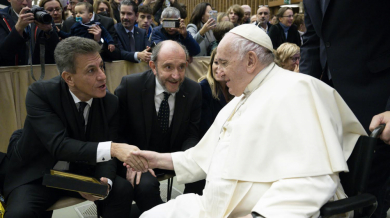 Папа Франциск със специален подарък от България СНИМКА