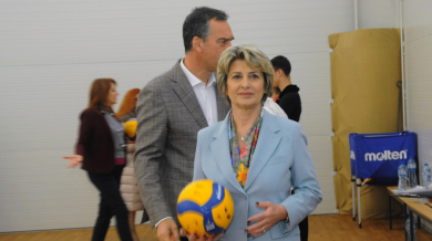 Весела Лечева остава министър на младежта и спорта