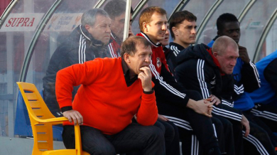 Футболен бос си чака парите от Левски